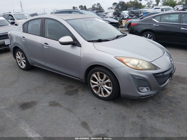 Salvage Mazda Mazda3 Image