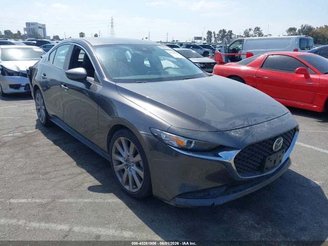Salvage Mazda Mazda3 Image