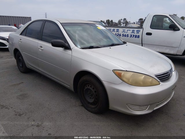 Salvage Toyota Camry Image