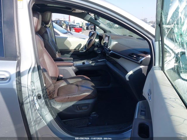 Toyota Sienna Platinum