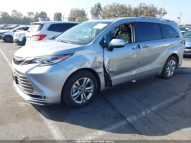 Toyota Sienna Platinum