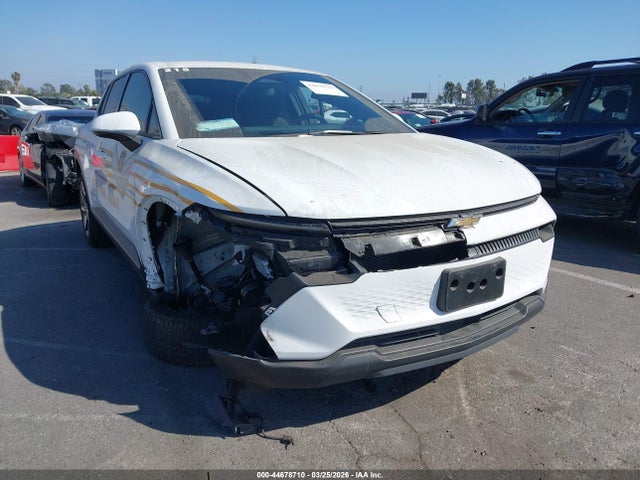 Salvage Chevrolet Equinox Image