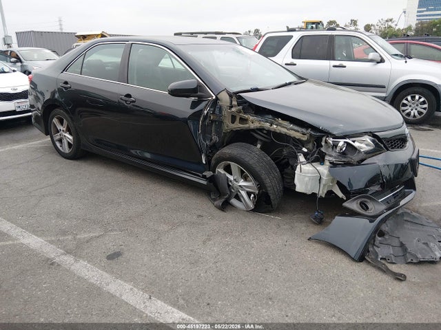 Salvage Toyota Camry Image
