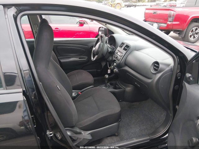 Nissan Versa 1.6 S