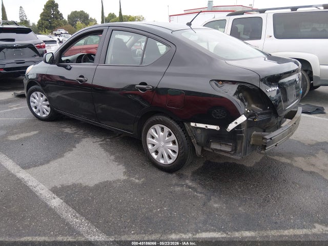 Nissan Versa 1.6 S