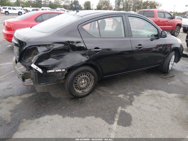 Nissan Versa 1.6 S