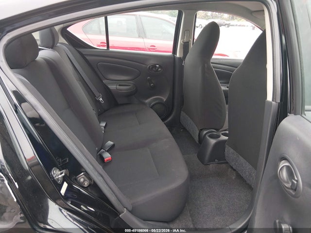 Nissan Versa 1.6 S