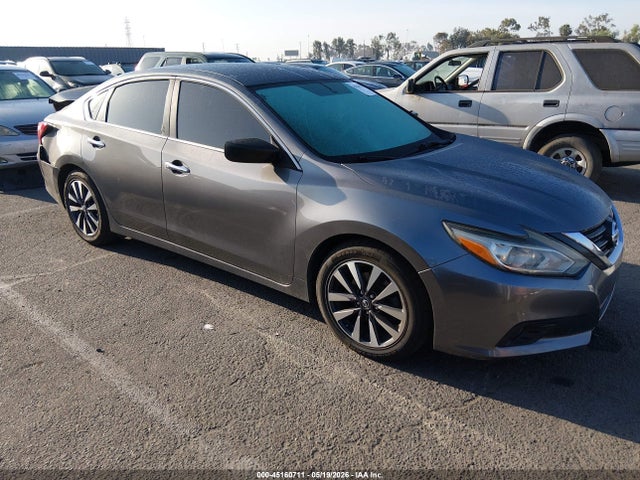 Salvage Nissan Altima Image