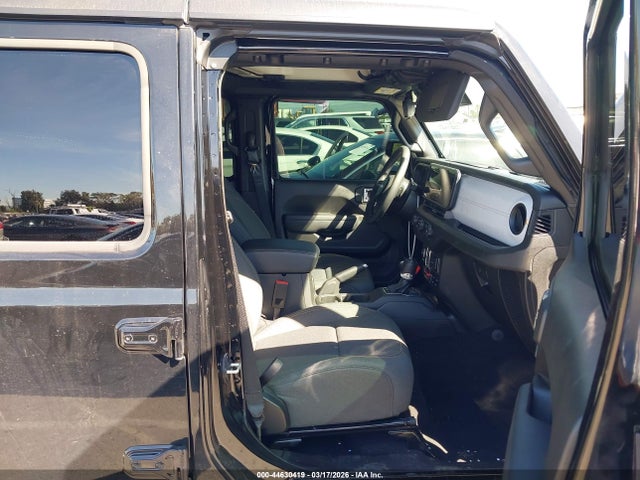 Jeep Wrangler 4-door Willys 4x4