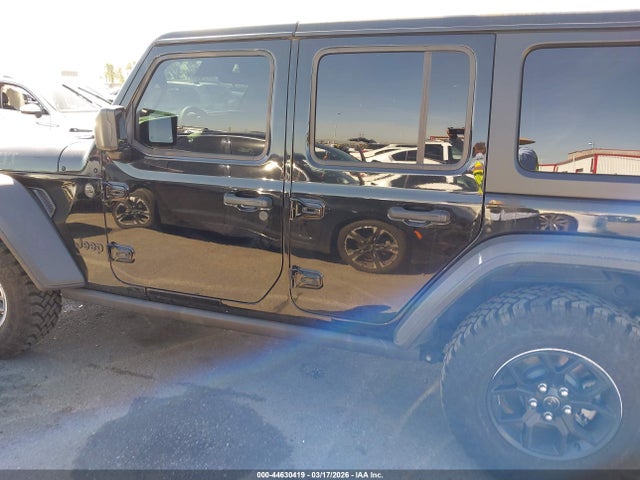Jeep Wrangler 4-door Willys 4x4