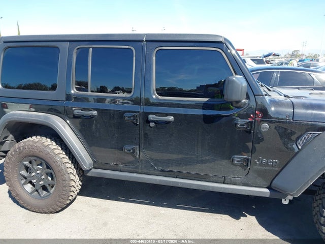 Jeep Wrangler 4-door Willys 4x4