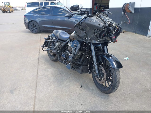 Salvage Harley-Davidson Fltrxs Image