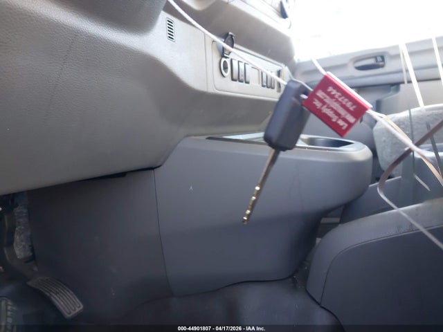 Nissan Nv Sv V8