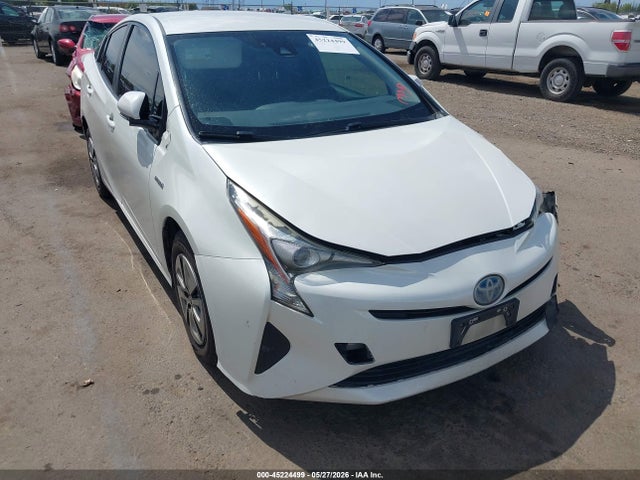 Salvage Toyota Prius Image