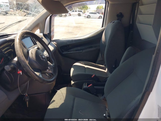Nissan Nv