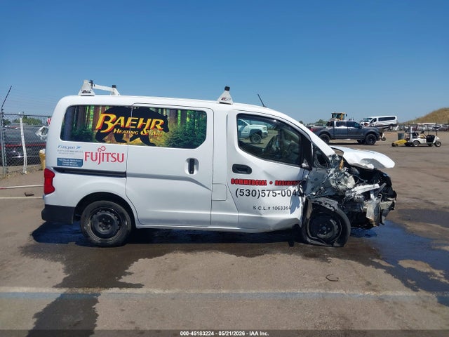 Nissan Nv