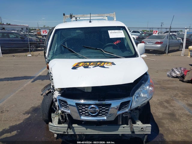 Nissan Nv