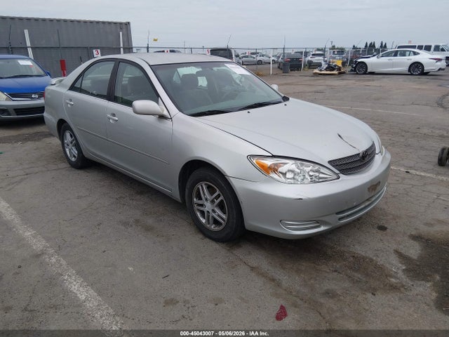 Salvage Toyota Camry Image
