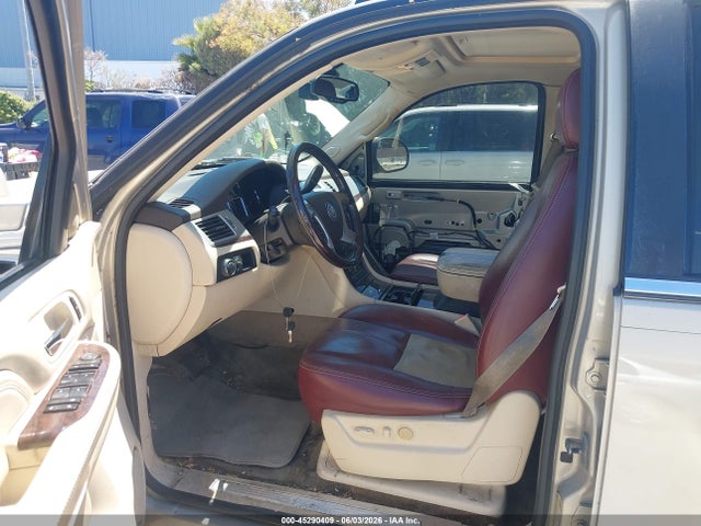 Cadillac Escalade Standard