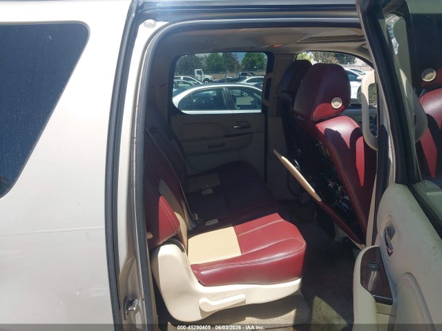 Cadillac Escalade Standard