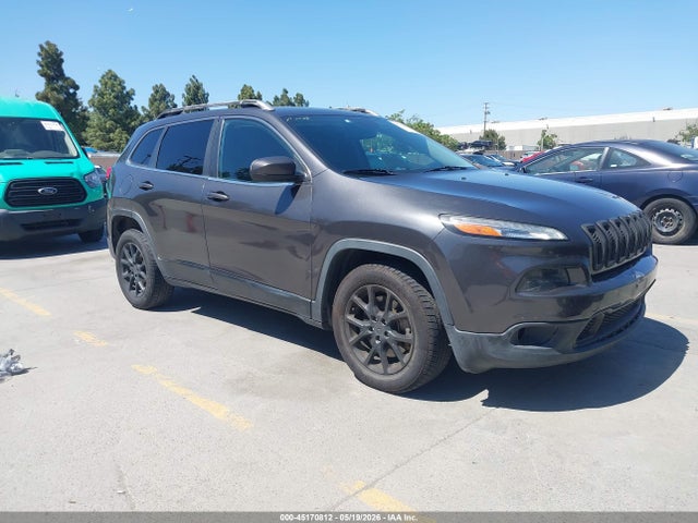 Salvage Jeep Cherokee Image