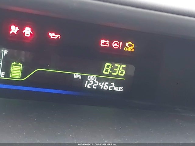 Toyota Prius v Five