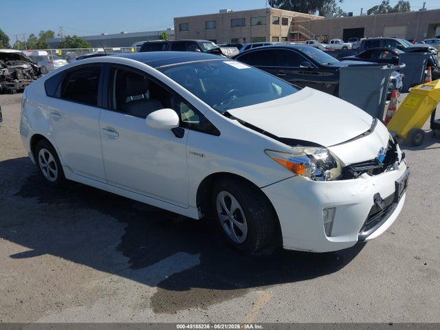 Salvage Toyota Prius Image