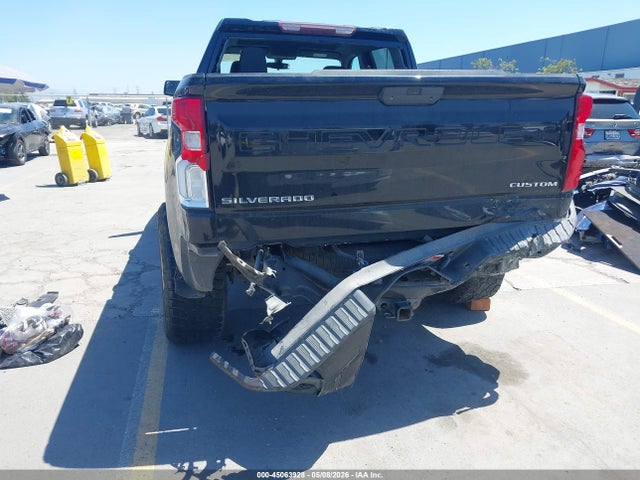 Chevrolet Silverado 1500 Custom