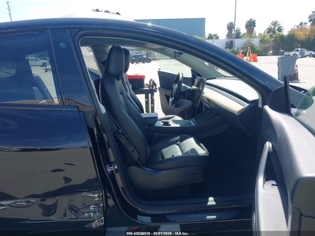 Tesla Model Y Long Range Dual Motor All-wheel Drive