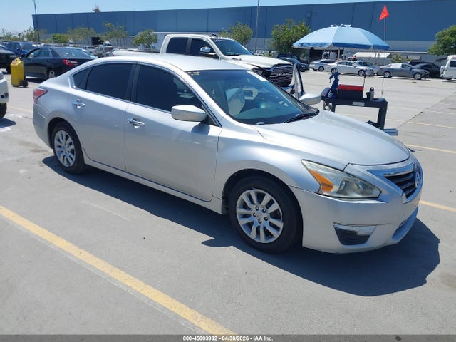 Salvage Nissan Altima Image