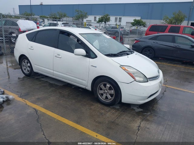 Salvage Toyota Prius Image