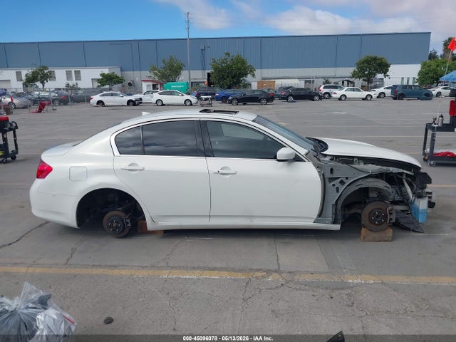 INFINITI G37 Journey