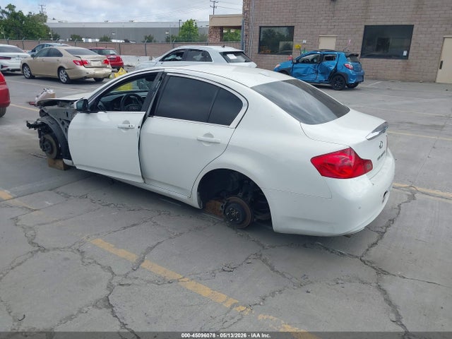 INFINITI G37 Journey