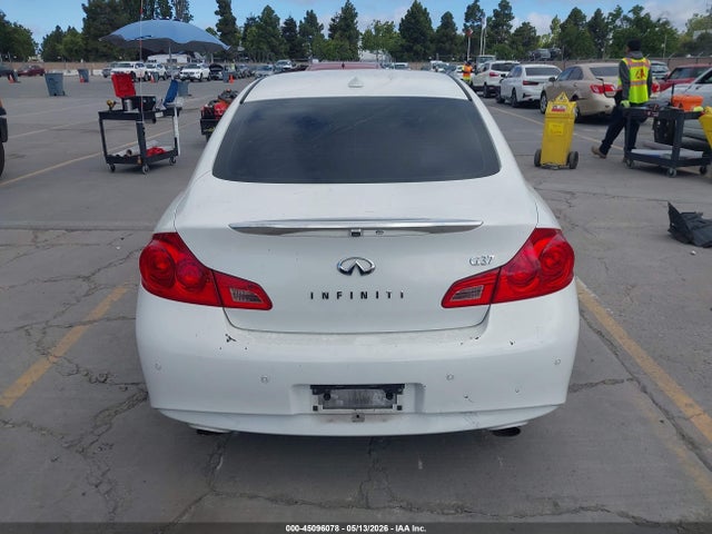 INFINITI G37 Journey