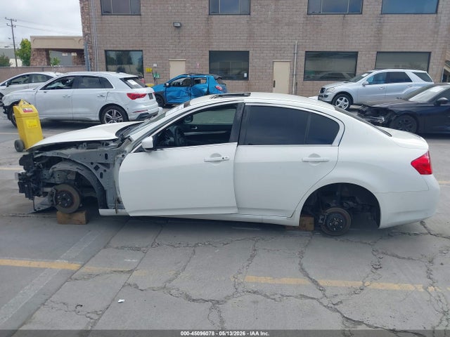 INFINITI G37 Journey