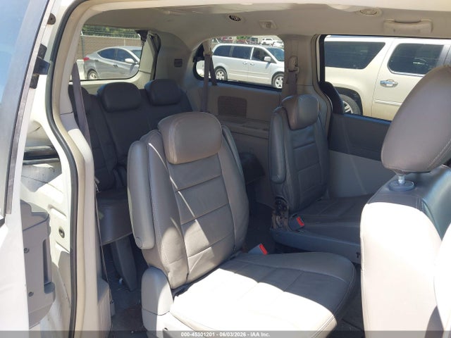 Chrysler Town & Country Touring