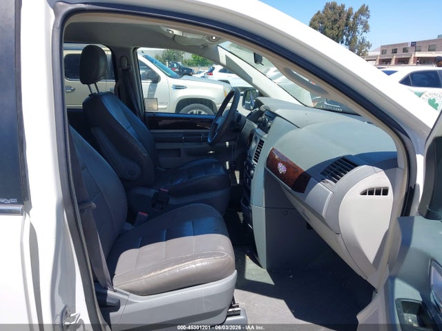 Chrysler Town & Country Touring