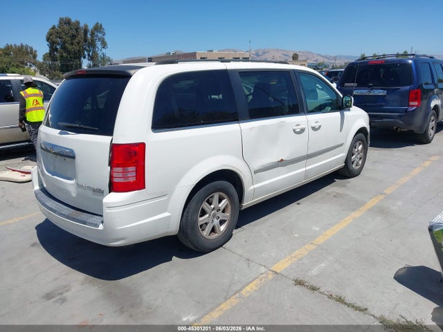 Chrysler Town & Country Touring