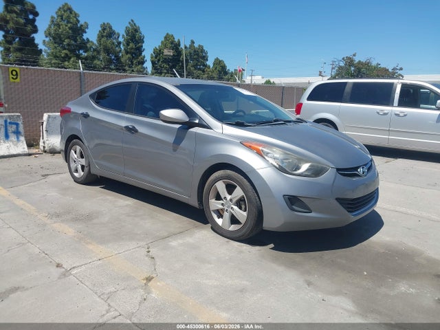 Salvage Hyundai ELANTRA Image