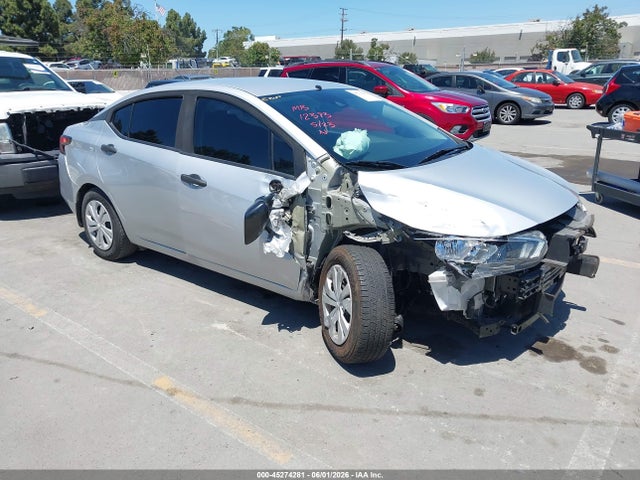 Salvage Nissan Versa Image