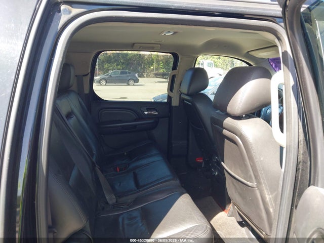Cadillac Escalade Standard