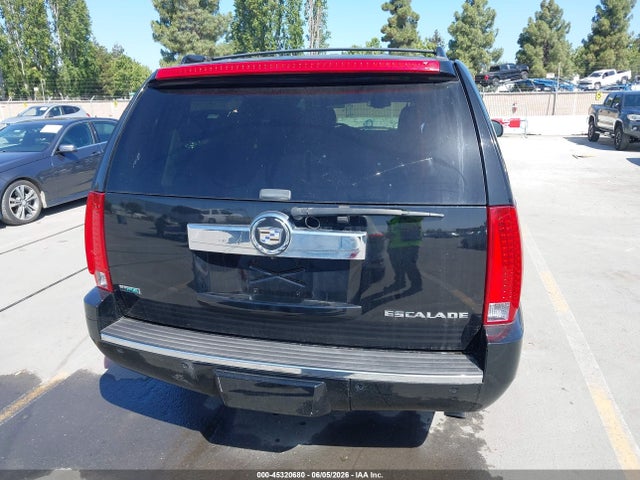 Cadillac Escalade Standard