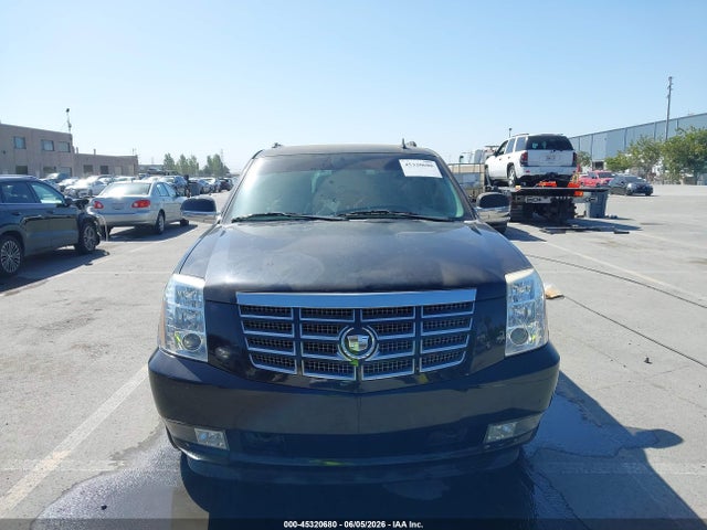 Cadillac Escalade Standard