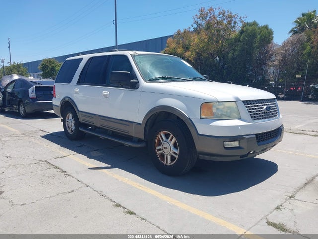 Salvage Ford Expedition Image
