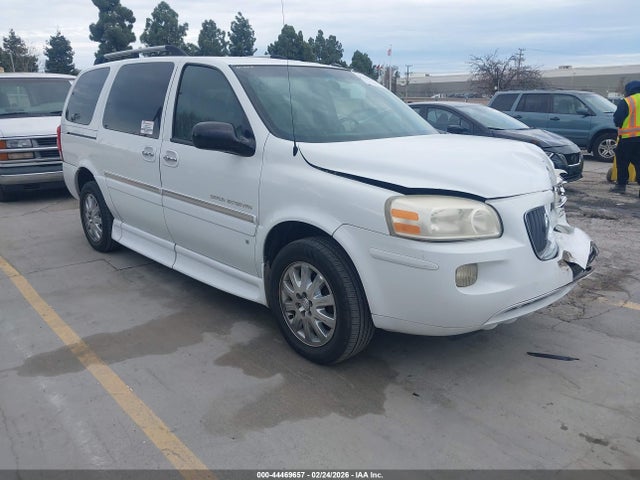 Salvage Buick Terraza Image