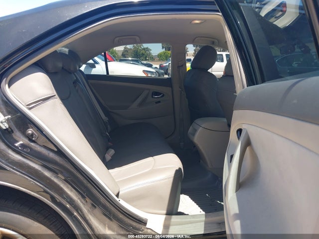 Toyota Camry Le V6