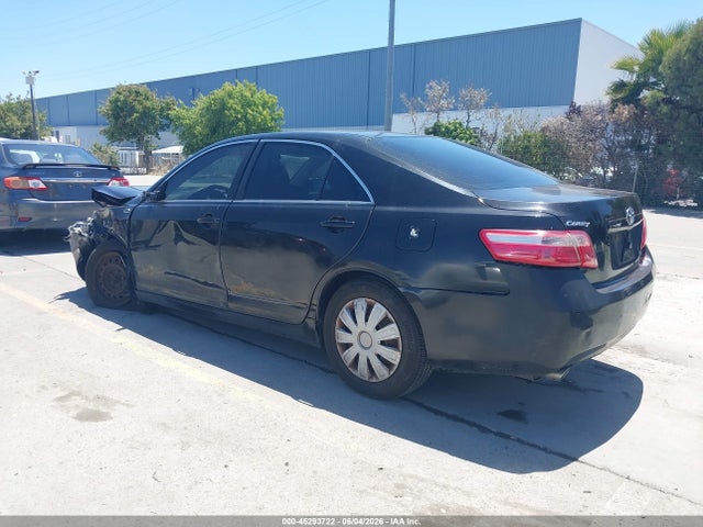 Toyota Camry Le V6