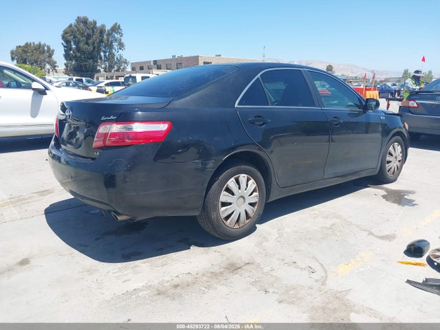 Toyota Camry Le V6