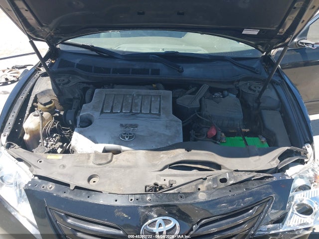 Toyota Camry Le V6