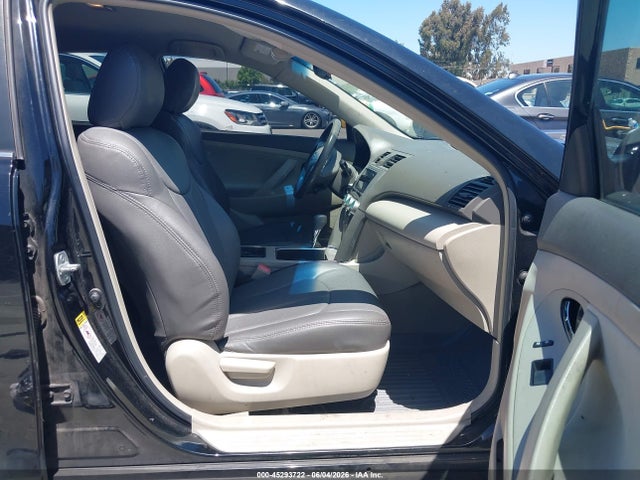 Toyota Camry Le V6